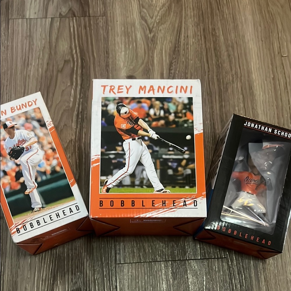 Trey Mancini Bobblehead Set